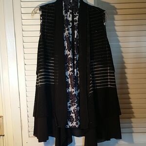 NWOT Multiple black and White long floral Open Cardigan sleeveless size small